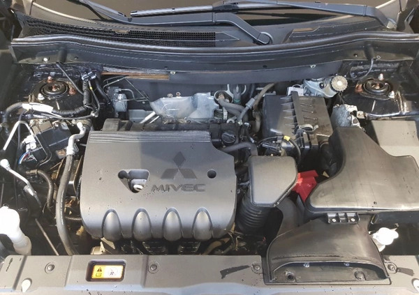 Mitsubishi Outlander cena 75000 przebieg: 136254, rok produkcji 2016 z Szczucin małe 529